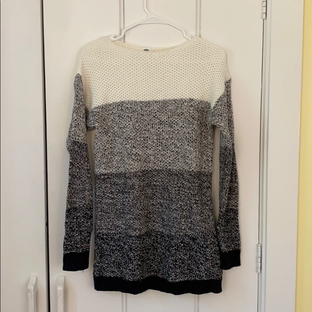 Old Navy Sweater - Picture 1 of 4
